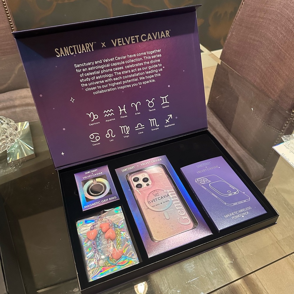 Velvet caviar Gemini Iphone 14promax case & accessories New in Box value of $160